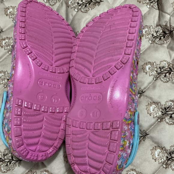 CROCS Lisa Frank Pink Unicorn Clogs with Light Blue Strap - Picture 4 of 4